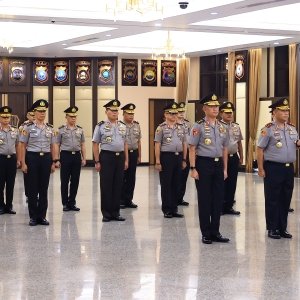 Upacara Laporan Kenaikan Pangkat Ke dan Dalam Golongan Pati Polri — foto 2