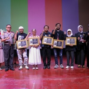 lounching film — foto 2