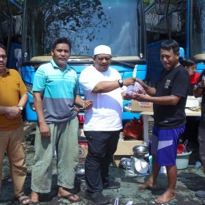 RAYAKAN IDUL ADHA 1446 H, BNN POTONG HEWAN KURBAN — foto 6