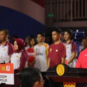 SESTAMA BNN RI HADIRI PEMBUKAAN KEJUARAAN BULUTANGKIS PIALA KAPOLRI 2025 — foto 2