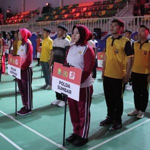 SESTAMA BNN RI HADIRI PEMBUKAAN KEJUARAAN BULUTANGKIS PIALA KAPOLRI 2025 — foto 3