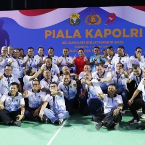 SESTAMA BNN RI HADIRI PEMBUKAAN KEJUARAAN BULUTANGKIS PIALA KAPOLRI 2025 — foto 6