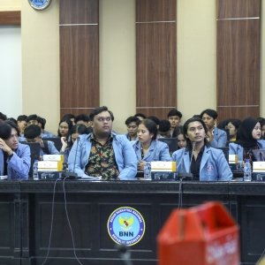 KUNJUNGI BNN, MAHASISWA UNDIKSHA PELAJARI PENEGAKAN HUKUM NARKOTIKA — foto 4