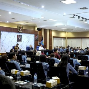 KUNJUNGI BNN, MAHASISWA UNDIKSHA PELAJARI PENEGAKAN HUKUM NARKOTIKA — foto 5