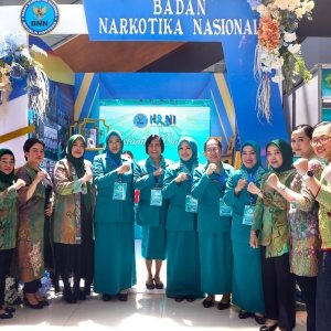 ISTRI WAPRES KUNJUNGI BOOTH BNN DI RAKERNAS X PKK DAN PERINGATAN HKG PKK KE-53