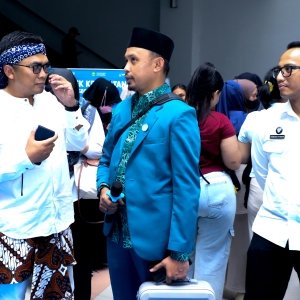 ISTRI WAPRES KUNJUNGI BOOTH BNN DI RAKERNAS X PKK DAN PERINGATAN HKG PKK KE-53 — foto 5