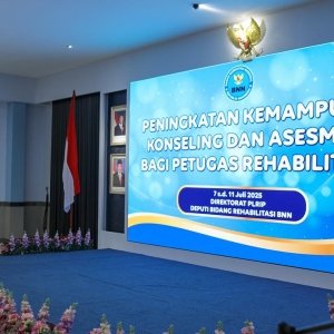 BNN TINGKATKAN KOMPETENSI PETUGAS REHABILITASI MELALUI PELATIHAN KONSELING DAN ASESMEN — foto 4