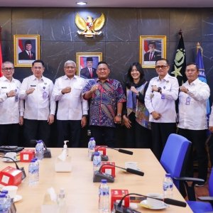 Audiensi dengan J&T
