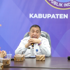 BNN RI SALURKAN BANTUAN KORBAN BENCANA GEMPA BUMI DI CIANJUR — foto 4