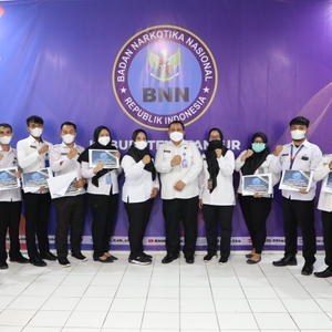 BNN RI SALURKAN BANTUAN KORBAN BENCANA GEMPA BUMI DI CIANJUR — foto 10