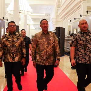 KEPALA BNN RI HADIRI MALAM PENGANUGERAHAN HOEGENG AWARDS 2026 — foto 5