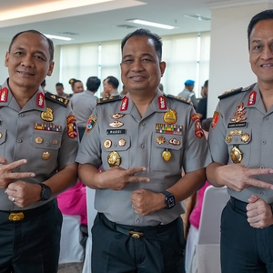 KAPOLRI KUKUHKAN KENAIKAN PANGKAT EMPAT PEJABAT BNN — foto 4