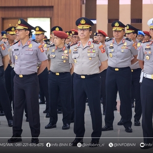 KAPOLRI KUKUHKAN KENAIKAN PANGKAT EMPAT PEJABAT BNN — foto 8